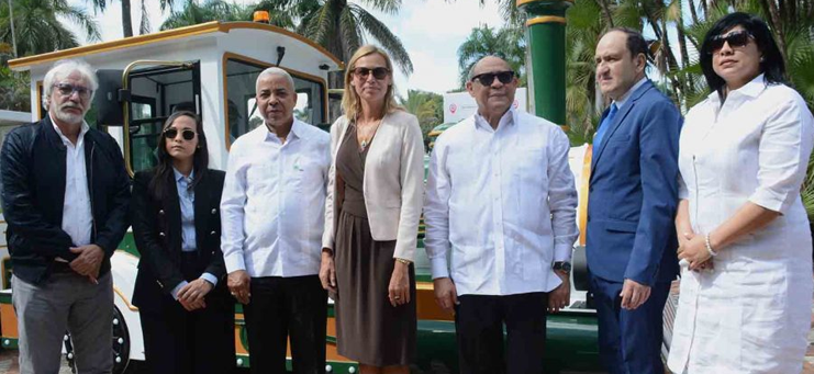 Directora de Cooperación Bilateral valora como un hito inauguración tren eléctrico del Jardín Botánico Nacional